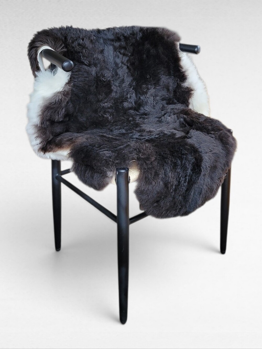 Blacky Brown Icelandic Lambskin Rug Shorn Wool - Picture 4 of 8